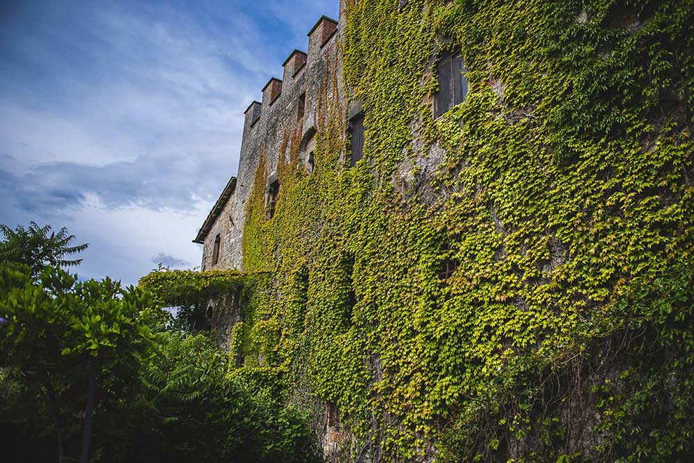 The beauty of the uncontaminated nature of the Montalto Castle, for family holidays in italy