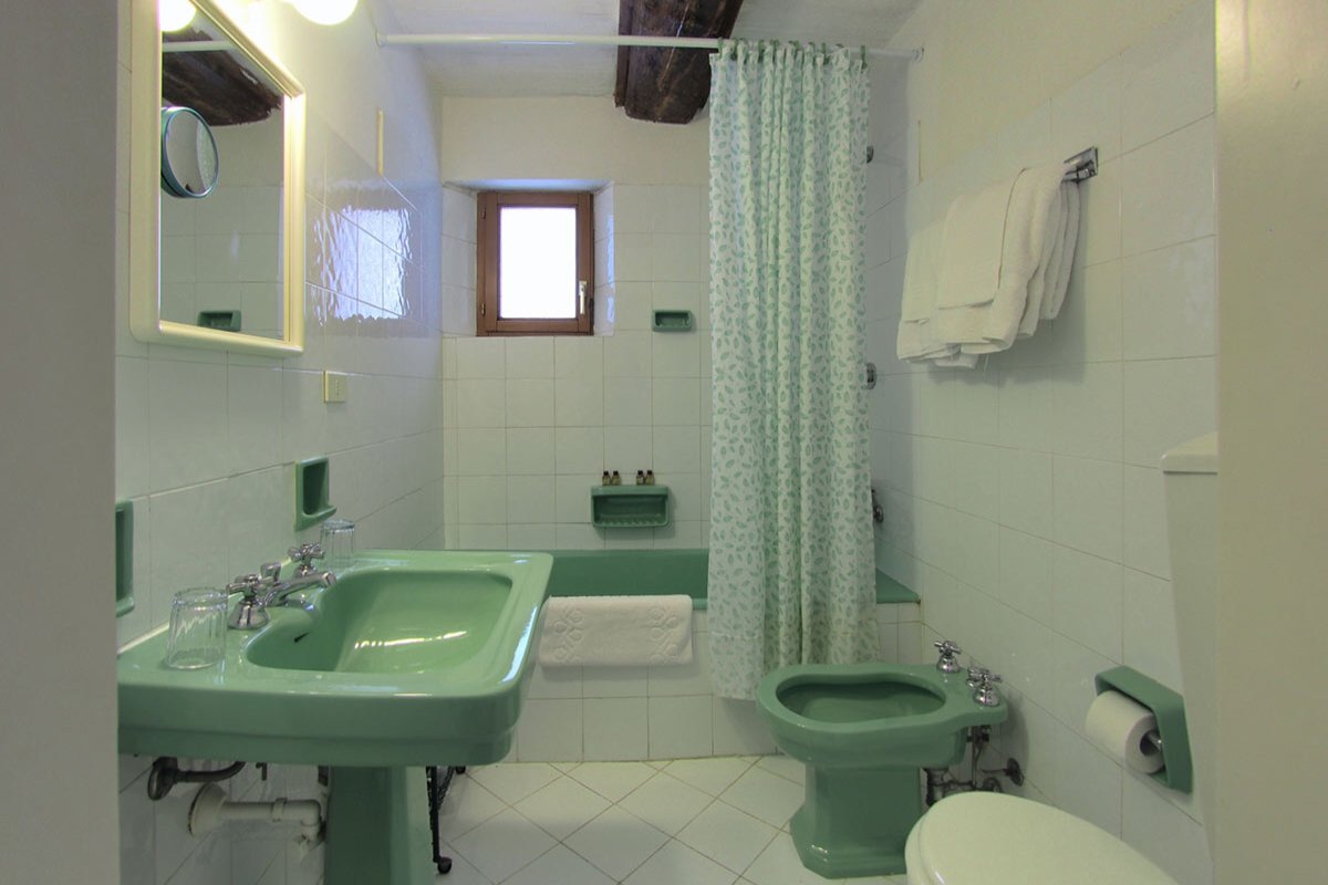 La Voliera: bathroom - Agriturismo Tuscany